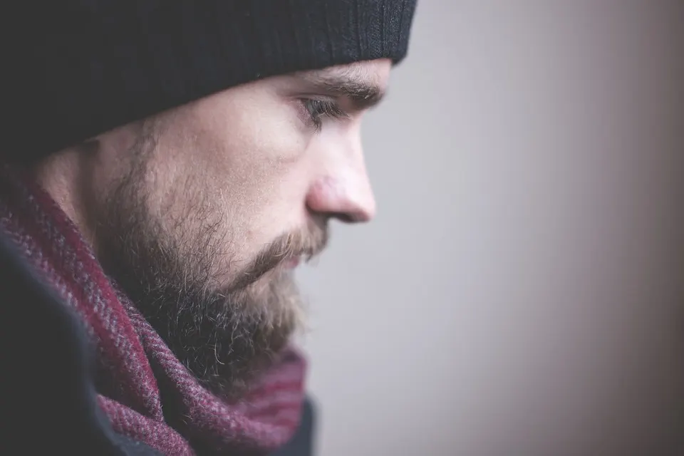 Descubre cómo integrar el minoxidil en tu rutina diaria de cuidado facial: rutina clara y sostenible